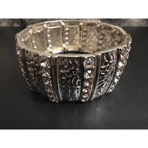 Cute silver and clear gemstone stretch bracelet